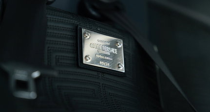 Dieser seltene Y2K Versace Lamborghini verleiht Fast Fashion eine völlig neue Bedeutung