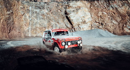 Dakar Classic 2022 aufgepasst: Hier kommt das Niva Red Legend Team!