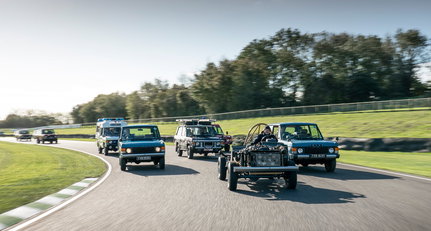 Wie man 50 Range Rover für den perfekten Geburtstagstusch gruppiert
