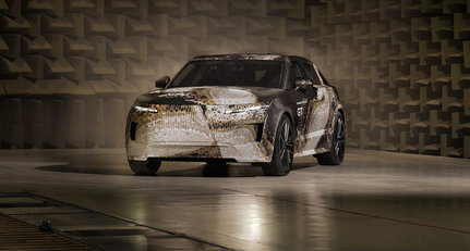 Range Rover goes Grand Tourer with their latest release wrapped in gold