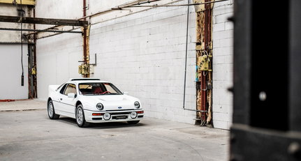 Würden Sie diesen fast fabrikneuen Ford RS200 auf die Rallyepiste schicken?