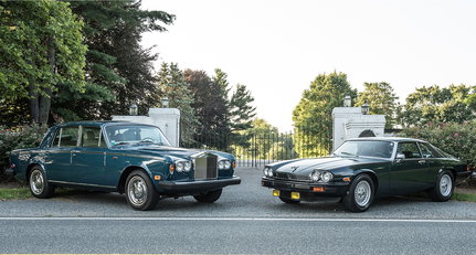 Ol’ Blue Eyes, two green eyes, and a pair of cars to match...