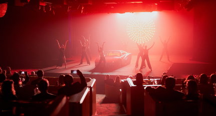 Ein Rendezvous um Mitternacht in Paris mit dem Ferrari Testarossa zu seinem 40. Geburtstag