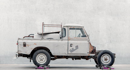 Cool & Vintage has turned this wreck into a work of art