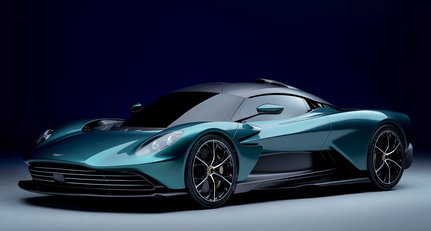 Mit dem 937 PS starken Valhalla hat Aston Martin den Porsche 918 fest im Blick
