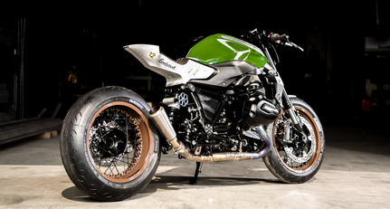 This BMW R1200R is a two-wheeled tribute to Goodwood