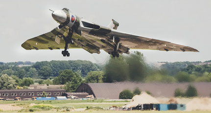 Wie der letzte Vulcan-Bomber mit Orangenbiskuit gerettet wurde
