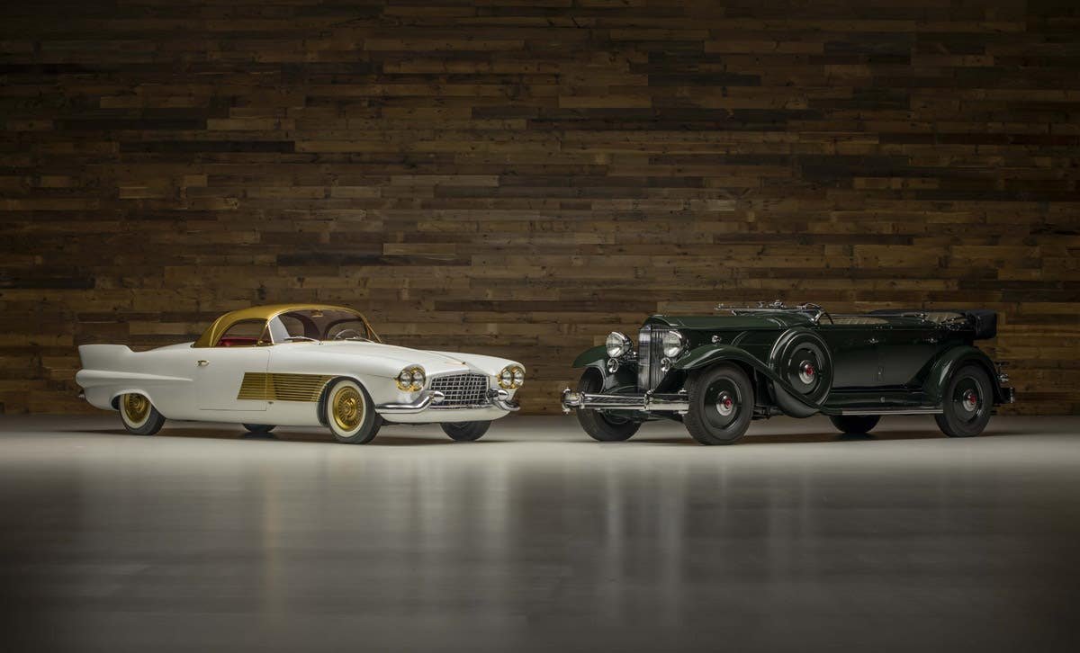 1966-chevrolet-corvette-427-425-roadster-and-1932-packard-twin-six-dual-cowl-sport-phaeton.jpg