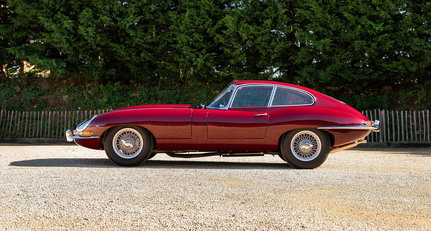 Historics Auctioneers - The Brooklands Velocity; Mercedes-Benz World 53d77115e960b25d4593636fc7017dcc.jpg