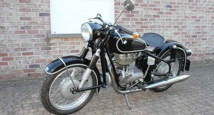 1956 BMW Motorcycles R26 fe3a419f816a952ea29169492aa86a06.jpeg