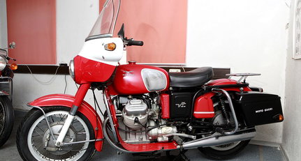 1983 Moto Guzzi V7 50c082fa1d06cfd7709188ccda79f88b.jpeg