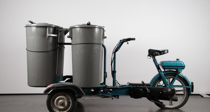 1972 Piaggio Three-Wheeler pia65-1.jpg