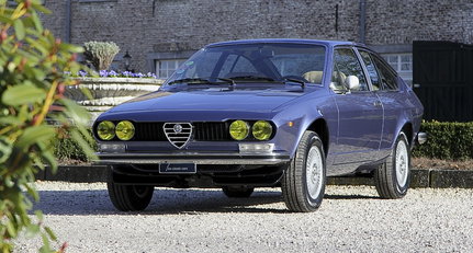 1974 Alfa Romeo Alfetta - GT 1.8 001.jpg