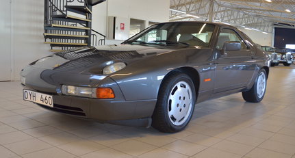 1989 Porsche 928 - 928 S4 004.jpg