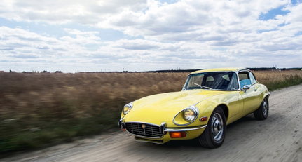 1973 Jaguar E-Type SIII - Coupe V12 01.jpg