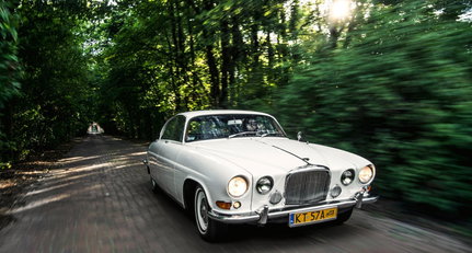 1963 Jaguar MK X 01.jpg