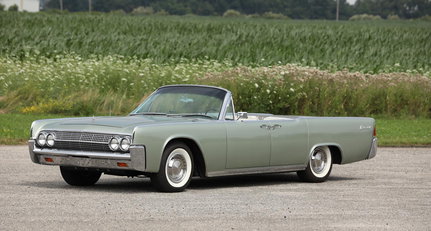 Lincoln Continental 1fe232d18bccf22272a2d0ef9e7278a4.jpeg