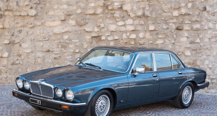 1983 Jaguar XJ6 081362939aa35457591b579de4e5e152.jpeg
