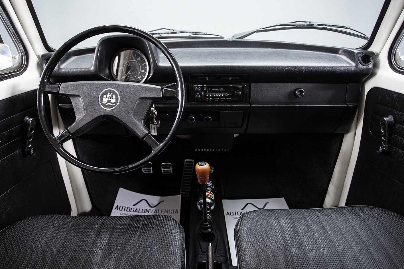 1972 VW Beetle - Volkswagen Beetle Kafer 1303 of 1972, foto 12
