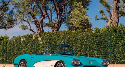 1960 Chevrolet Corvette 130.jpg