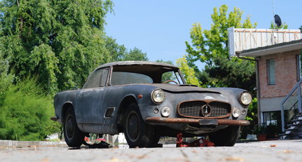 1961 Maserati 3500 2c90de5ed519235694124a63c8f11e3d.jpeg