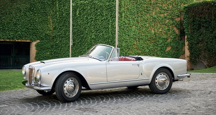 1956 Lancia Aurelia 105276fc14cc47f86511513da59f449e.jpeg