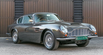1971 Aston Martin DB6 - MK2 1.jpg