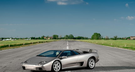 2000 Lamborghini Diablo - VT 6.0 - Ex Factory Demonstrator 1.jpg