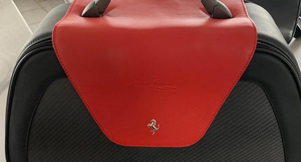 2004 Ferrari 'Accessoires/Parts' - Enzo Luggage Set