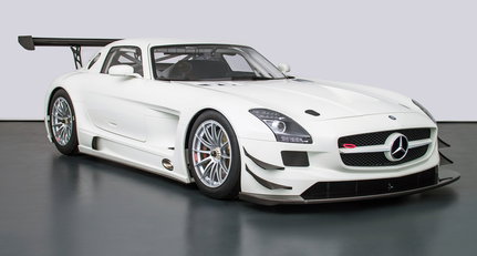 2014 Mercedes-Benz SLS AMG - GT3 1.jpg