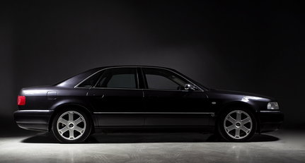 2001 Audi S8 - AUDI S8 4.2 QUATTRO 360 PS of 2001