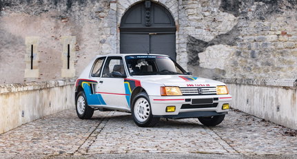 1985 Peugeot 205 - Turbo 16 1.jpg