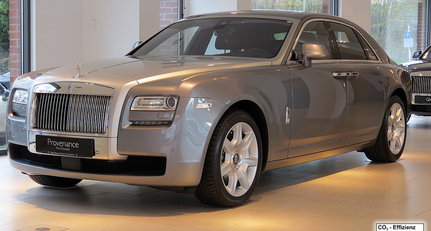 2013 Rolls-Royce Ghost - Standard Wheel Base Front