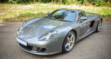 2004 Porsche Carrera GT 1.jpg