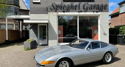 1971 Ferrari 365 - We are looking for a Plexiglas nose ?