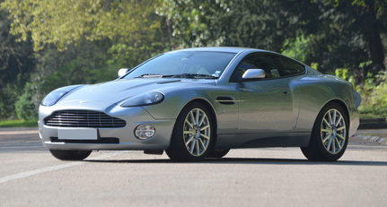 2005 Aston Martin Vanquish 262_1.jpg