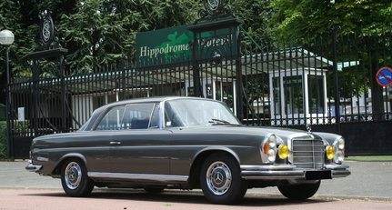 1970 Mercedes-Benz W111/112 288_1.jpg