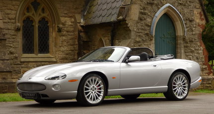 2004 Jaguar XKR - XKR 4.2 CARBON EDITION 2.jpg