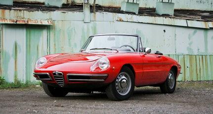1969 Alfa Romeo Duetto - Roundtail 2.jpg