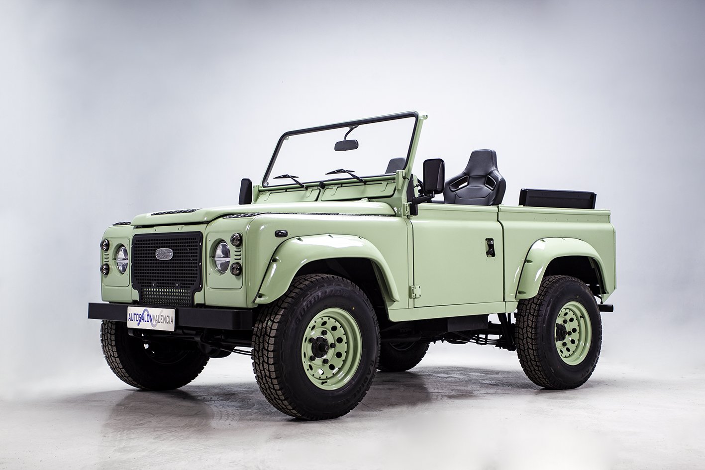 1987 Land Rover Defender - LAND ROVER SANTANA 2,500 CC FROM 1987 “DEFENDER” LOOK., foto 3