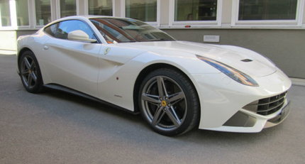 2013 Ferrari F12 Berlinetta 3_1_135.jpg