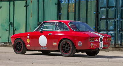 1965 Alfa Romeo Giulia c49bf9979a570b790e239908d880d914.jpeg