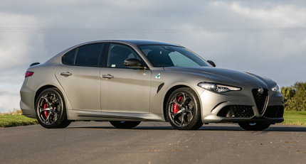 2019 Alfa Romeo Giulia 583c08ef7ad4512409206345e8de77f8.jpeg