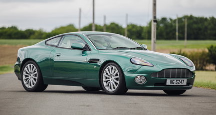 2002 Aston Martin Vanquish 44f74937487509b100a1ae55cb3da710.jpeg