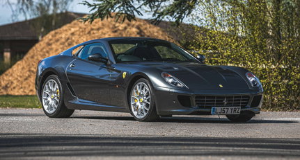 2008 Ferrari 599 10337cfe2072b5afd2feee4a3150c950.jpeg