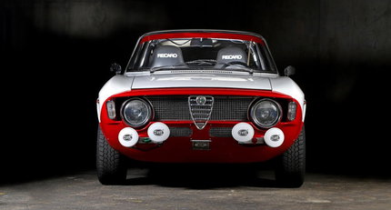 1965 Alfa Romeo Giulia - Sprint GT 6c841a9c5b36d745882652dc3768884c.jpeg