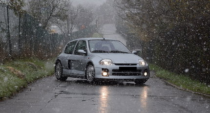 2001 Renault Clio - V6 Phase 1 clio_v6_1.jpg