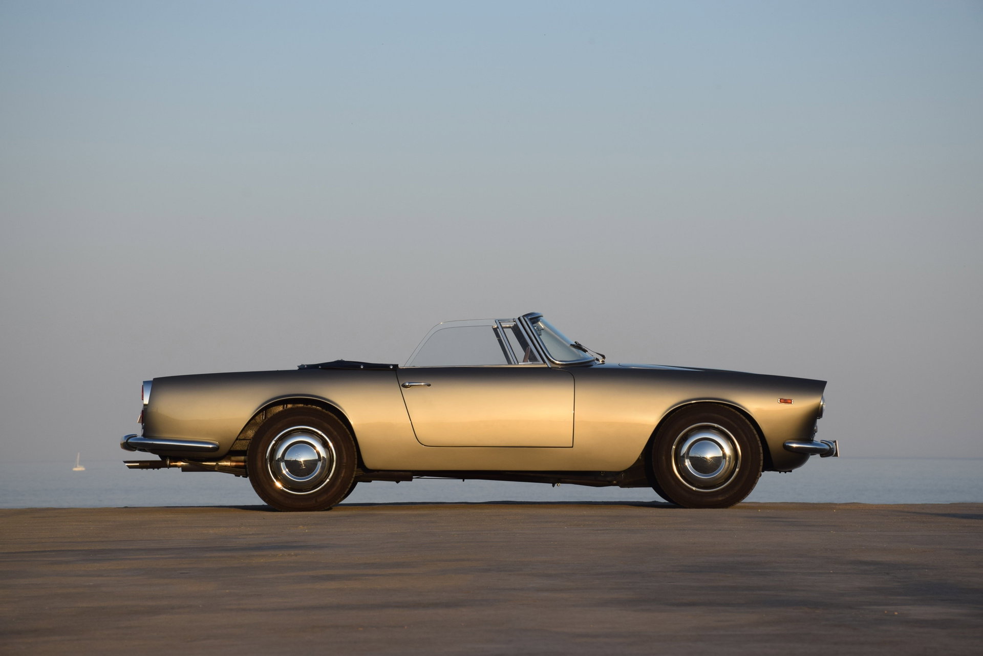1962 Lancia Flaminia - CONVERTIBILE 2.5 L 3C – 1 of 264, foto 2