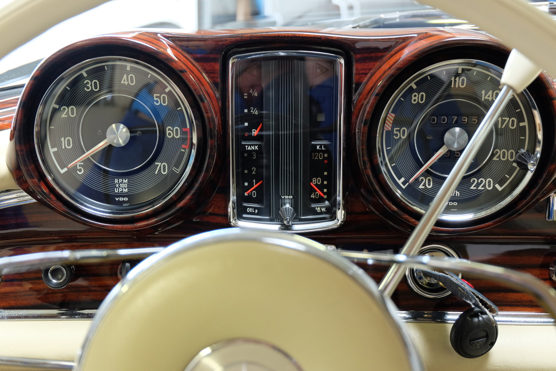 1965 Mercedes-Benz W111/112 - 300 SE Cabriolet - sold -, foto 3