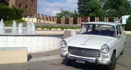 1975 Peugeot 404 4cbe81c7-1c18-4dc2-817f-e47cbcffba1d.jpg